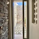 Egeo Paros Πανσιόν Aspro Chorio