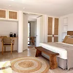 Egeo Paros Πανσιόν Aspro Chorio