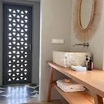 Egeo Paros Πανσιόν Aspro Chorio